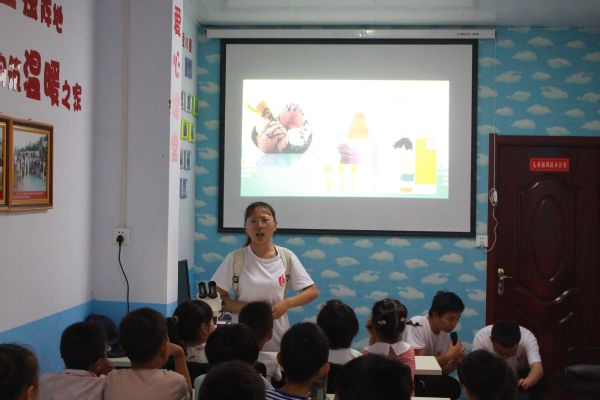 给小朋友们开设暑期食品安全小课堂 给小朋友们开设暑期食品安全小课堂